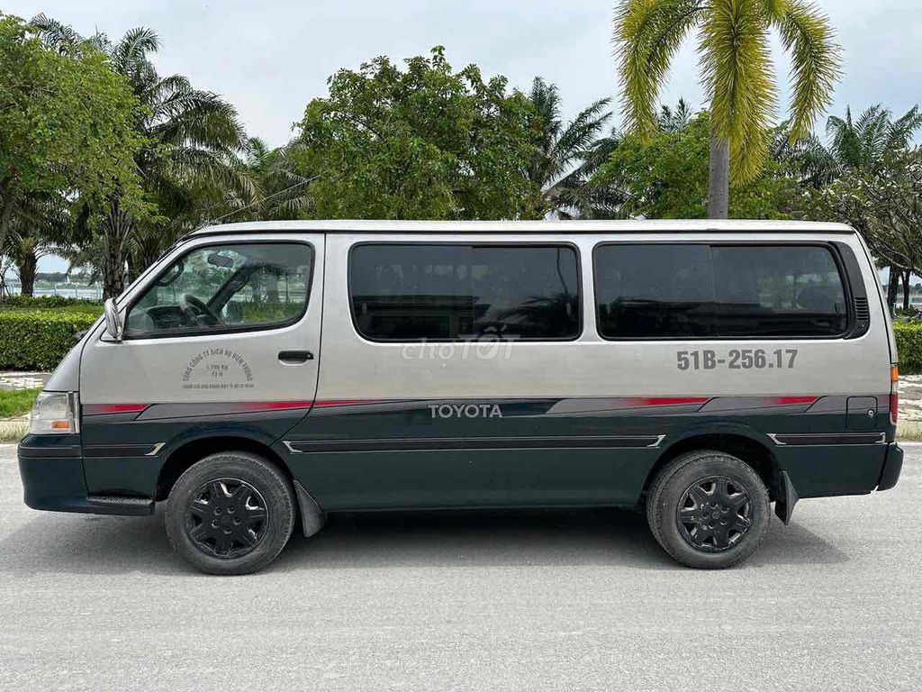Toyota Hiace 12 chỗ đời 2004. Mua bán Ô tô tại Quận 12 Tp Hồ Chí Minh được đăng bởi A Kha hình 4