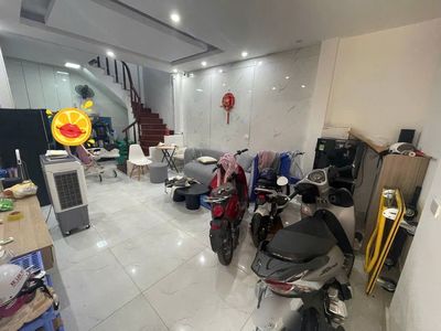BÁN NHÀ ĐÔNG THIÊN 42M 5 TẦNG GIÁ 6,1  TỶ. Mua bán nhà ở tại Quận Hoàng Mai Hà Nội được đăng bởi Ngọc Trịnh