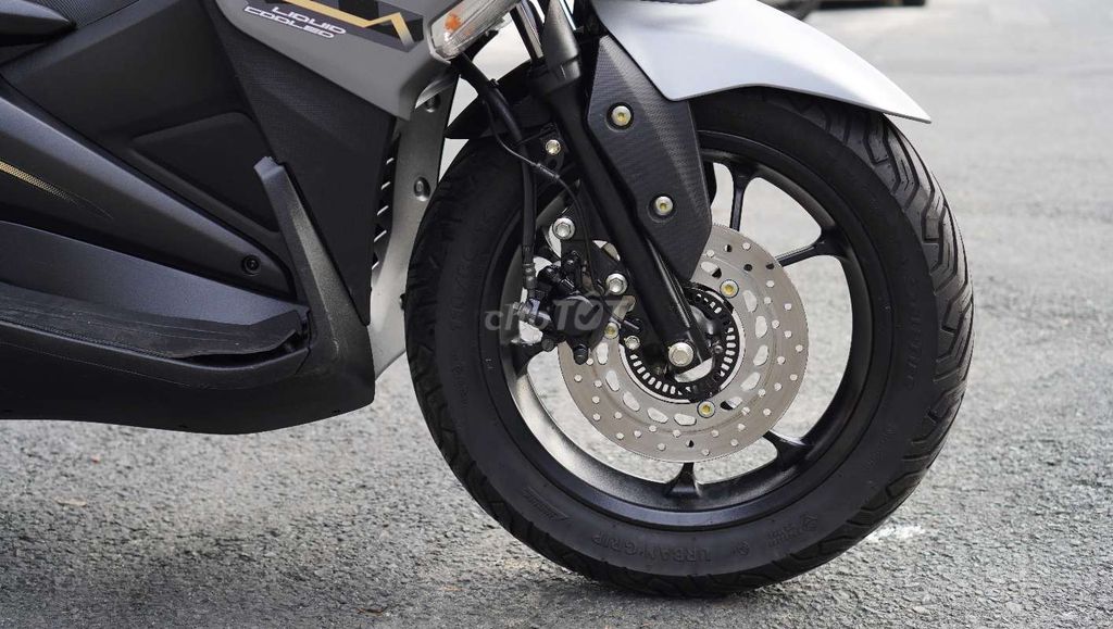 Yamaha NVX 155 ABS Smartkey Xám Bạc - Máy Zin. Mua bán Xe máy tại Quận Tân Phú Tp Hồ Chí Minh được đăng bởi Đỗ Hoàng hình 4