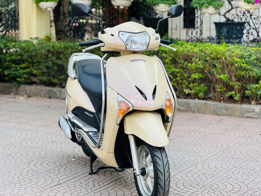 HONDA LEAD 110 FI VÀNG KEM 2015 NỮ ĐI BIỂN HN 29. Mua bán Xe máy tại Quận Nam Từ Liêm Hà Nội được đăng bởi TÙNG LÂM hình 2