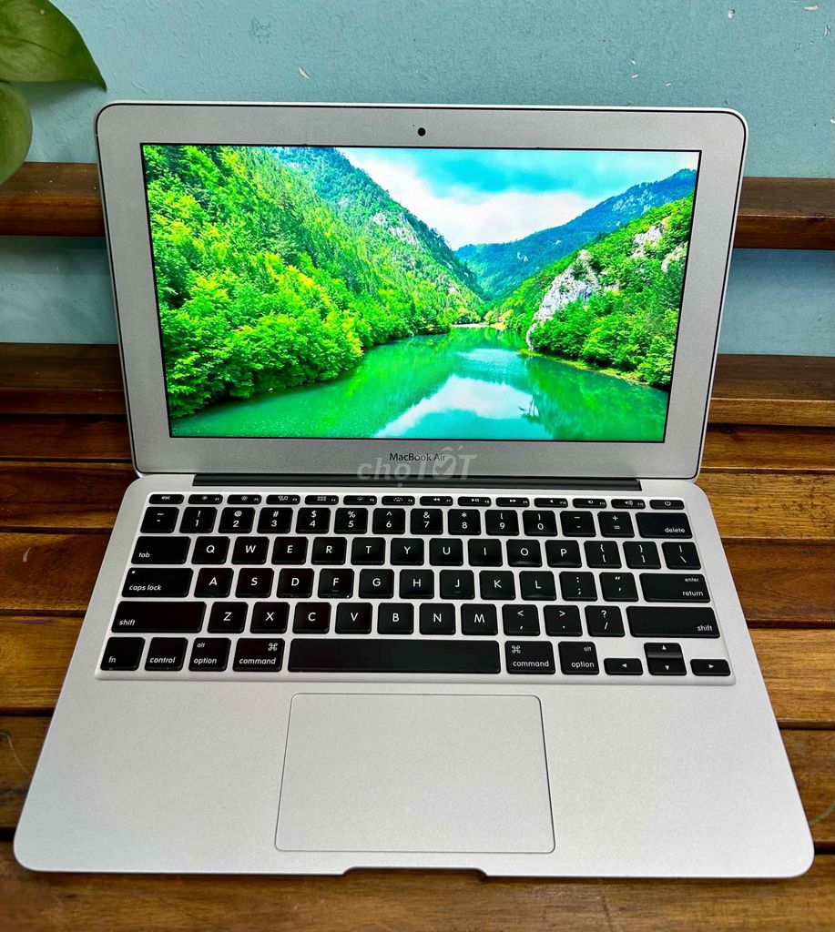 Apple MacBook Air 11" mid 2011  i5-2467M/4GB/128GB. Mua bán Laptop tại Quận 7 Tp Hồ Chí Minh được đăng bởi Nguyễn Thịnh hình 1