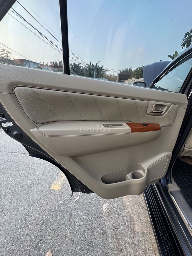Toyota Fortuner 2011 2 cầu Xám 1 chủ mua mới 95%. Mua bán Ô tô tại Thành phố Thủ Đức Tp Hồ Chí Minh được đăng bởi thy hình 6