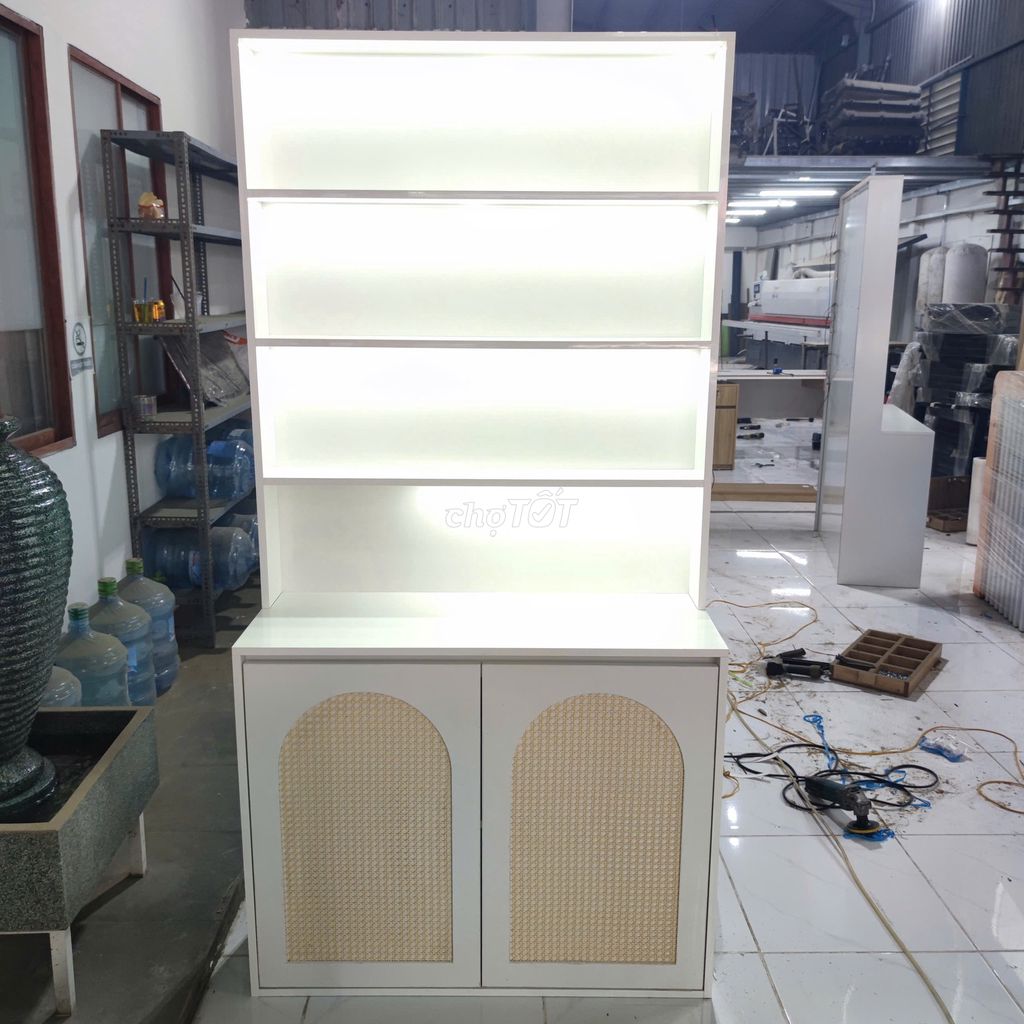 Tủ kệ gia đình Gỗ MDF Trắng Đèn LED, tủ trưng bày. Mua bán Tủ, kệ gia đình tại Thành phố Thủ Đức Tp Hồ Chí Minh được đăng bởi Nội Thất Giá Sĩ Phú Nhàn hình 1