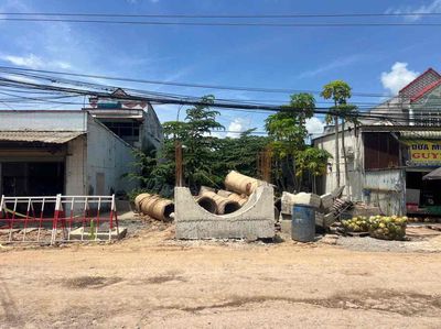 Bán đất mặt tiền đường đang mở rộng 371m2/810tr SHR hợp đầu tư