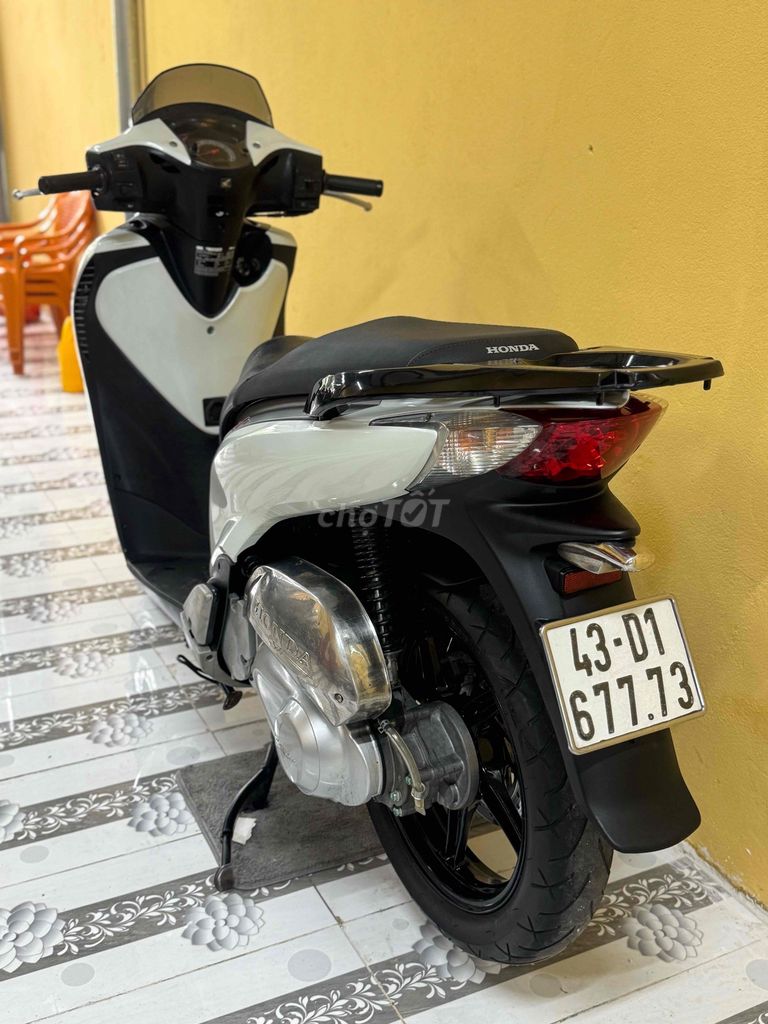 Honda SH 125 2011 Trắng. Mua bán Xe máy tại Quận Sơn Trà Đà Nẵng được đăng bởi Minh Dũng bán trả góp 136 vân đồn  hình 5