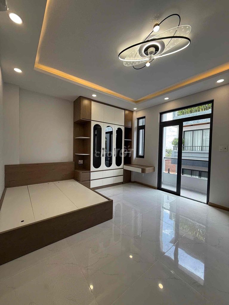 Аренда · 1 комн. · 35 м² · Quận 7, ул. Đường Hoàng Quốc Việt
