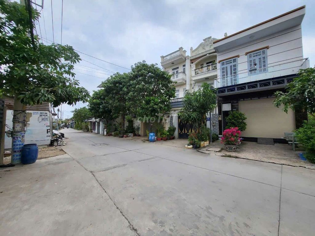 Nhà 1/Lê Thị Kim-Xuân Thới Đông-Hóc Môn.Dt 9x26~180m2~3 tấm~6,5ty