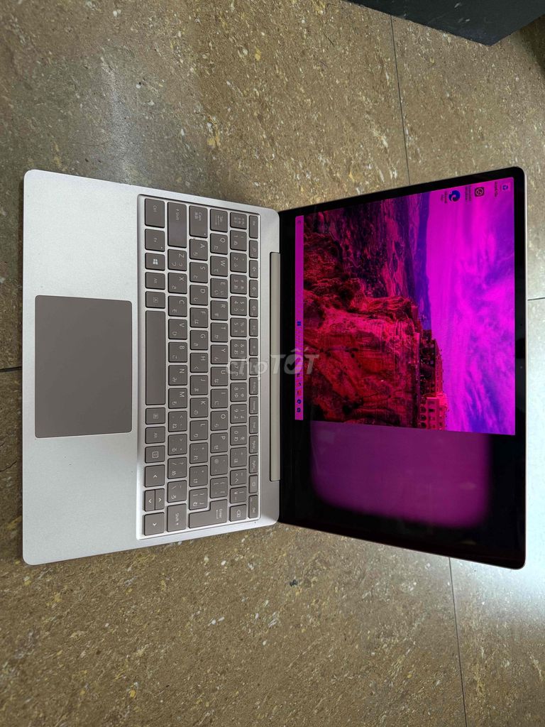 Microsoft Surface Go Bạc Đã sử dụng. Mua bán Laptop tại Quận Gò Vấp Tp Hồ Chí Minh được đăng bởi Nguyễn Bắc hình 1