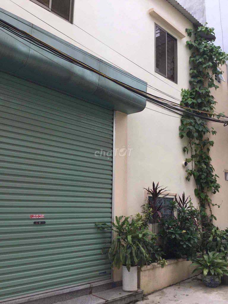 Nhà cho thuê rộng rãi, thoáng mát, ngõ lớn