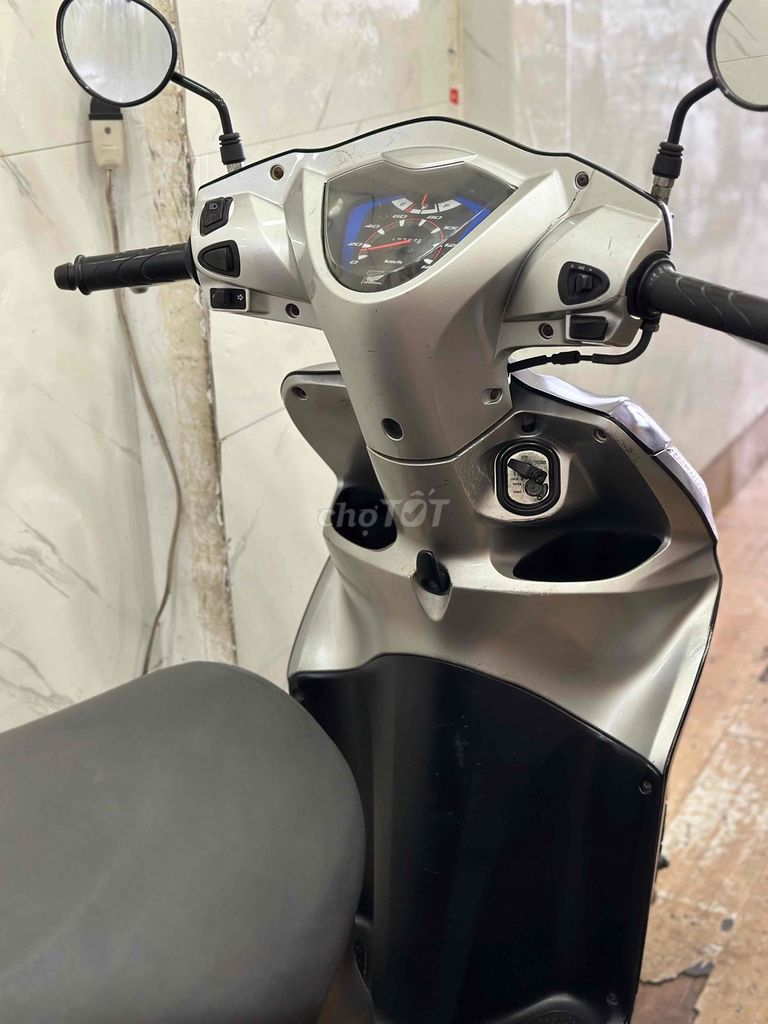 Honda Vision Đời 2012 . BSTP Chính Chủ. Mua bán Xe máy tại Quận Phú Nhuận Tp Hồ Chí Minh được đăng bởi Ngọc Huy hình 3