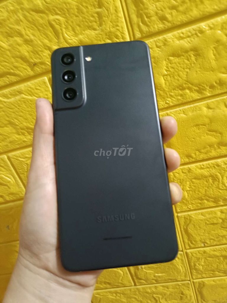 Samsung S21 FE 5G 6GB/128GB Đen 3 sọc. Mua bán Điện thoại tại Thành phố Buôn Ma Thuột Đắk Lắk được đăng bởi Cẩm Nhung hình 1