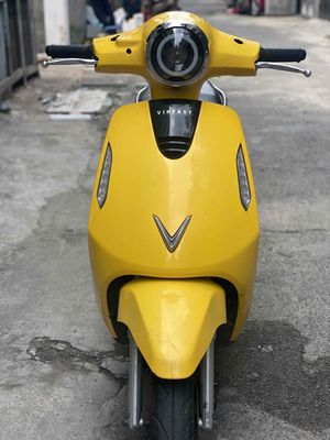 Xe máy điện VinFast EVO200 Vàng 2023 bst60