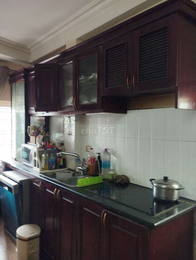 Tủ bếp gỗ thịt nâu đỏ 3m. Mua bán Tủ, kệ gia đình tại Quận Thanh Xuân Hà Nội được đăng bởi Tamthaitư hình 1