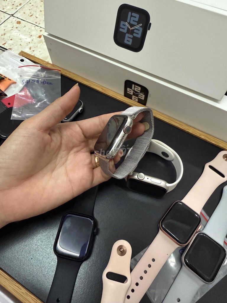 Apple Watch Series 4 Thép Bạc 44mm. Mua bán Thiết bị đeo thông minh tại Quận 5 Tp Hồ Chí Minh được đăng bởi Thúy Vy hình 1