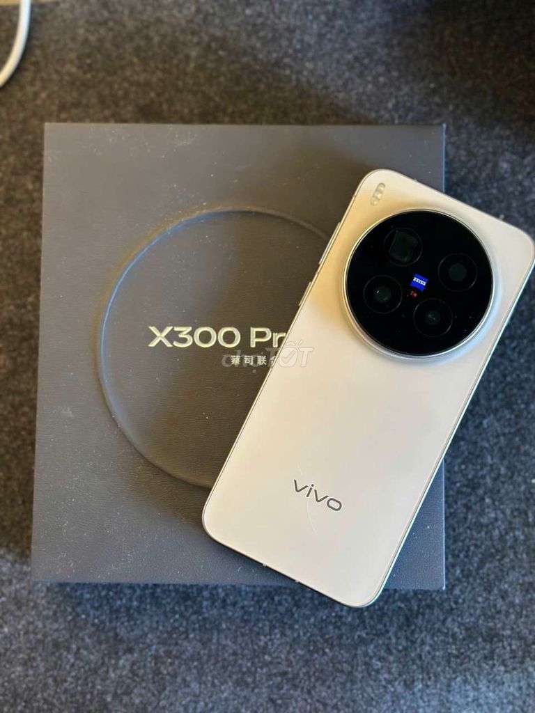 Vivo X300 Pro 256GB Trắng Đã kích hoạt. Mua bán Điện thoại tại Thành phố Pleiku Gia Lai được đăng bởi Nguyễn Quốc Hưng hình 1
