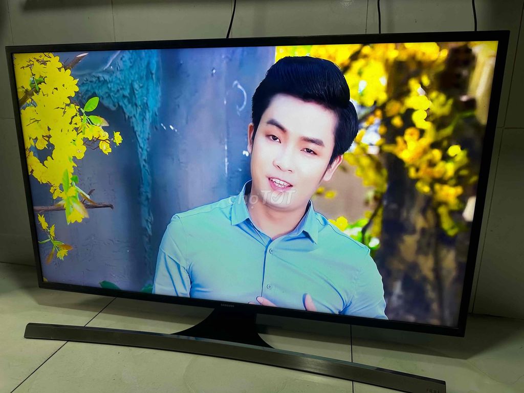 Bán SMART TV SAMSUNG 43in4K mỏng zin đẹp long lanh