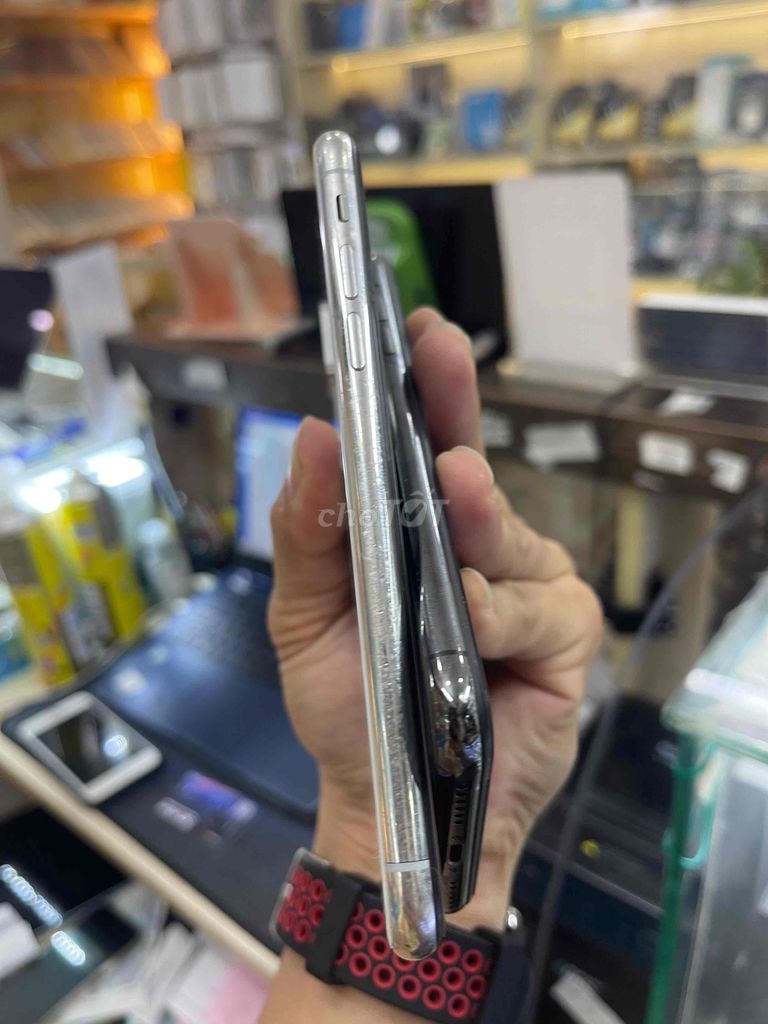 Apple iPhone X 64GB Trắng Đen. Mua bán Điện thoại tại Quận 6 Tp Hồ Chí Minh được đăng bởi Nguyễn Tất Thám hình 1