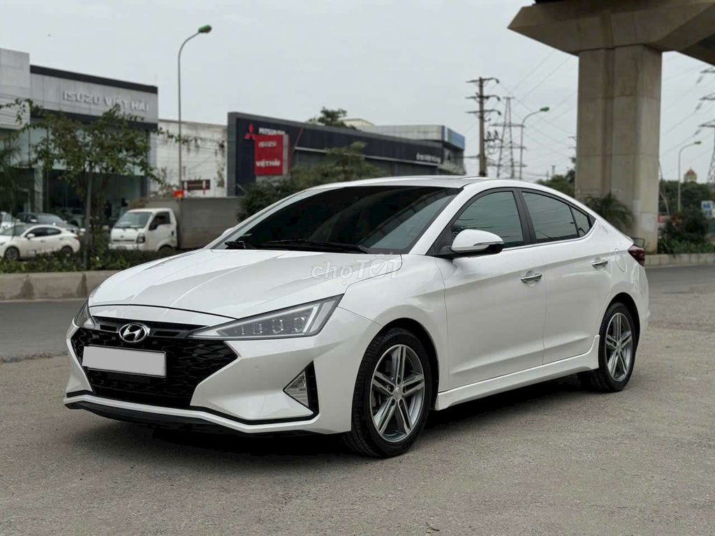 Elantra 2019 bản cao Sport 1.6 AT - 81000 km. Mua bán Ô tô tại Quận Hà Đông Hà Nội được đăng bởi Đoàn Phương Ô tô Cũ hình 2