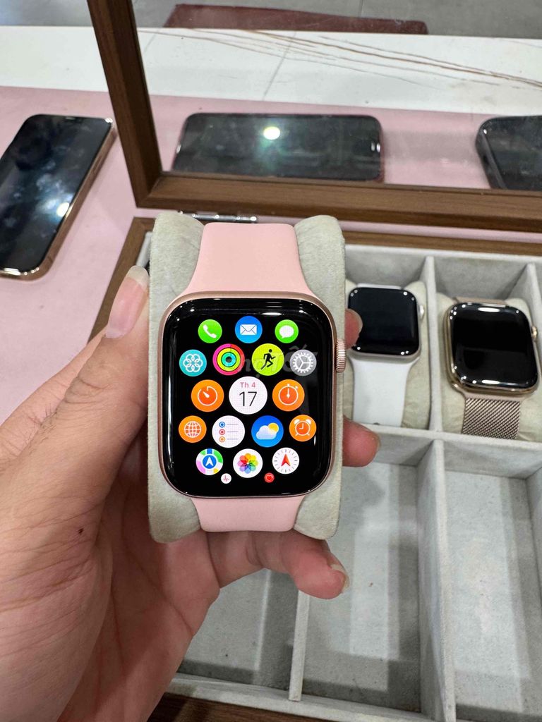 Apple Watch Series 5 44mm Hồng 79%. Mua bán Thiết bị đeo thông minh tại Quận Thanh Khê Đà Nẵng được đăng bởi Apple Watch Chính Hãng SO1 DaNang hình 1