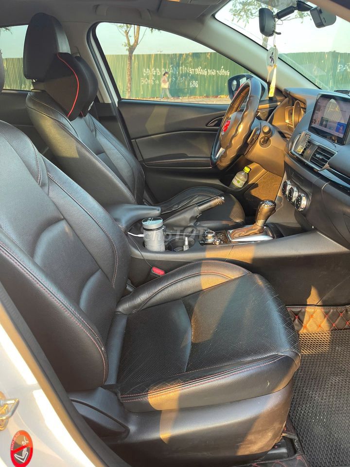 Chính chủ bán Mazda 3 2016 1.5 AT Sedan - 8v km. Mua bán Ô tô tại Quận Long Biên Hà Nội được đăng bởi Lê Quang hải hình 6
