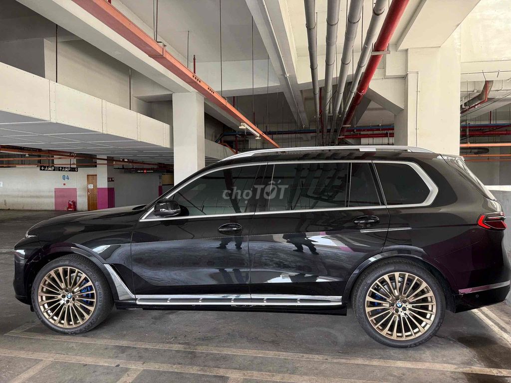BMW X7 Pure 2022 Черный американец