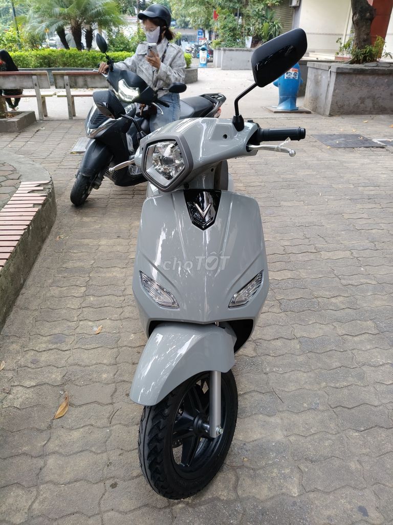 VinFast Vento Neo Xám xi măng, xe mới chờ biển. Mua bán Xe điện tại Quận Long Biên Hà Nội được đăng bởi chung hình 4