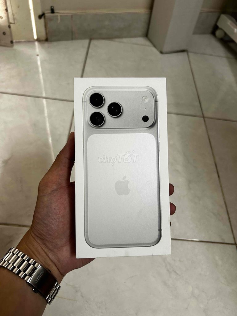 Iphone 17pm 17 Promax 256GB Bạc Viettel new seal. Mua bán Điện thoại tại Quận 3 Tp Hồ Chí Minh được đăng bởi Huy hình 1