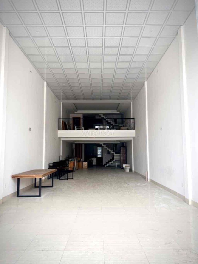 3 TẦNG LÊ VĂN HIẾN - 180M2 - TRỐNG SUỐT 3 TẦNG