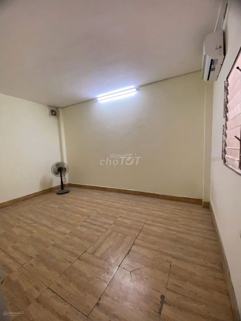 Дом в аренду 50м2, 3 этажа, 3 спальни, Тхань Нхан
