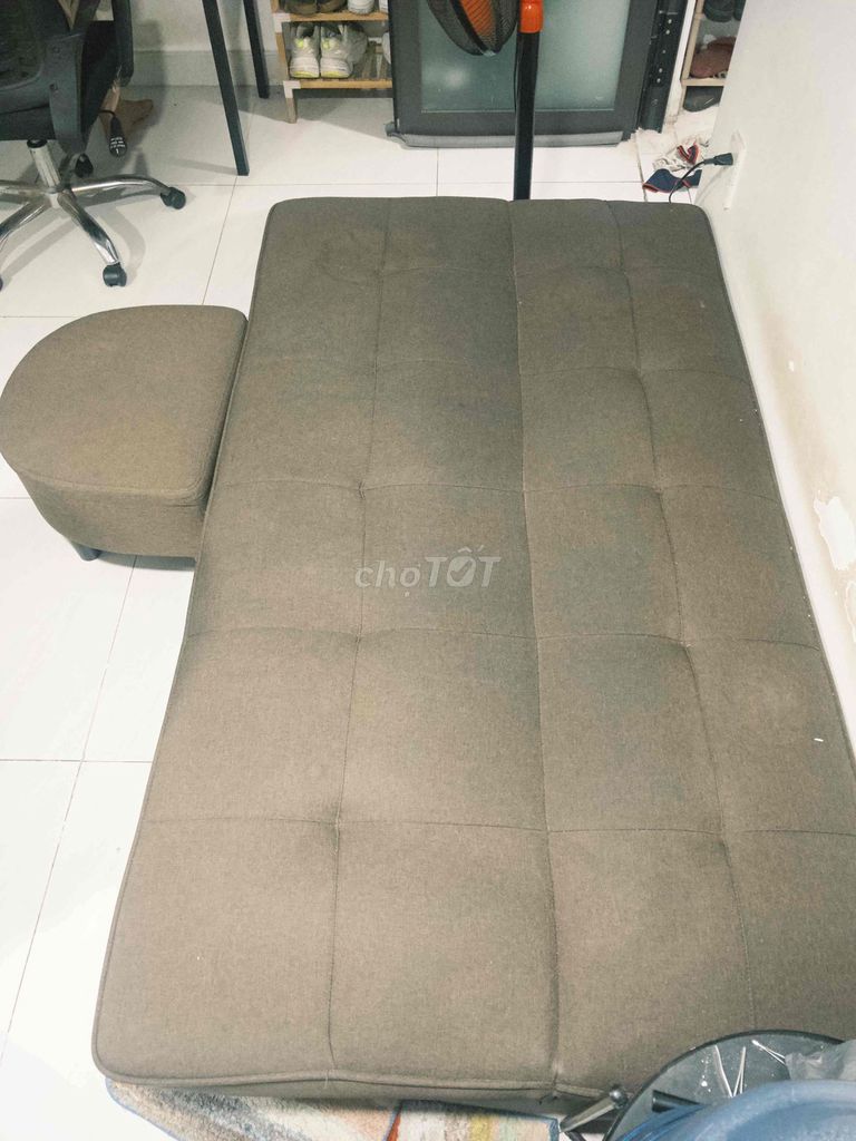Sofa giường Vải Nâu xám Kèm 2 ghế đôn Cũ. Mua bán Giường, chăn ga gối nệm tại Quận Tân Bình Tp Hồ Chí Minh được đăng bởi bao long hình 1
