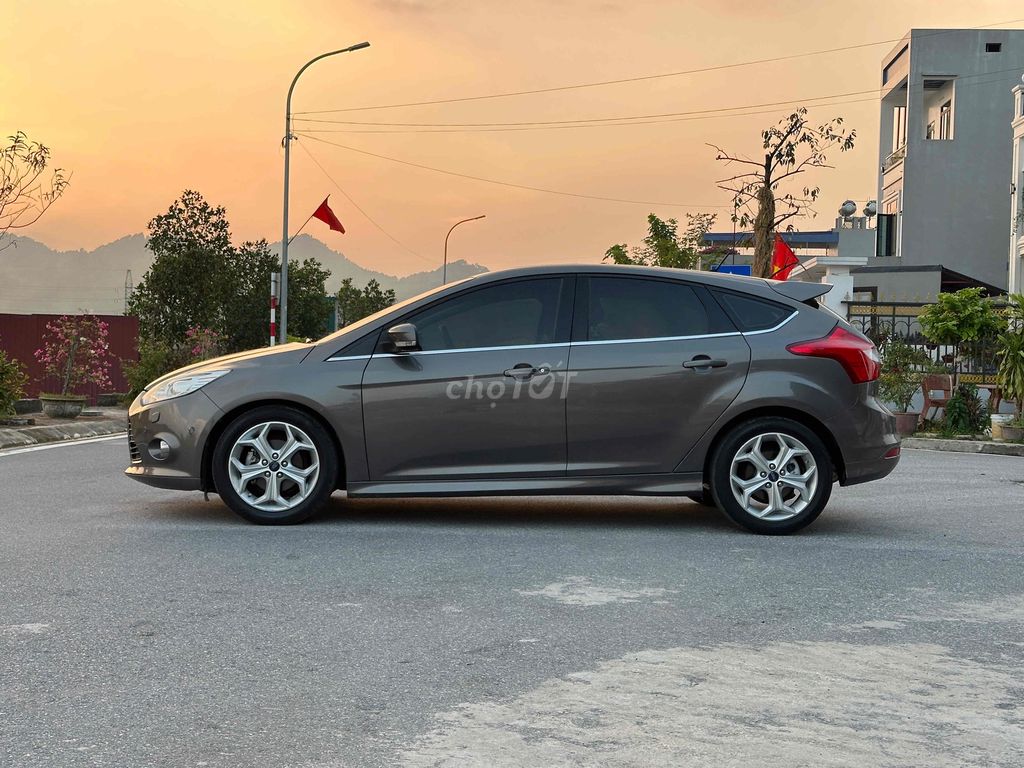 Продаю Ford Focus Number Automatic Edition, полный реверсивный автоматический