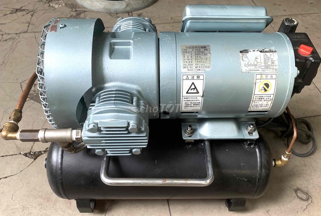 Máy nén khí Hitachi 750W, 220V, áp 7 bar, bình 20l