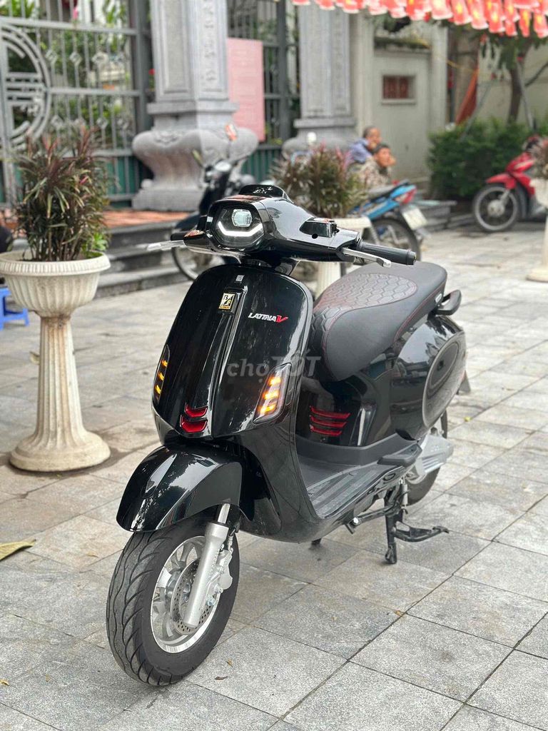 Электроскутер Vespa Latina V 2026