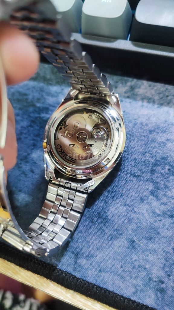 Bán 2 con đồng hồ  cơ Thuỵ sỹ và Nhật quá ngon