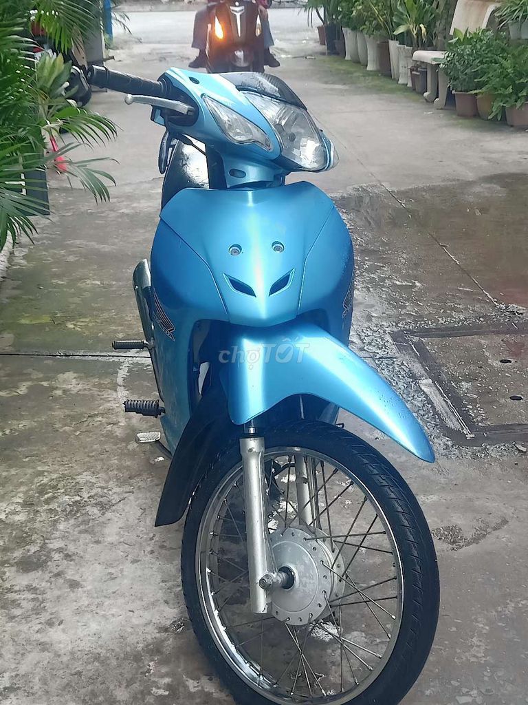 Wave 50cc cho con đi học