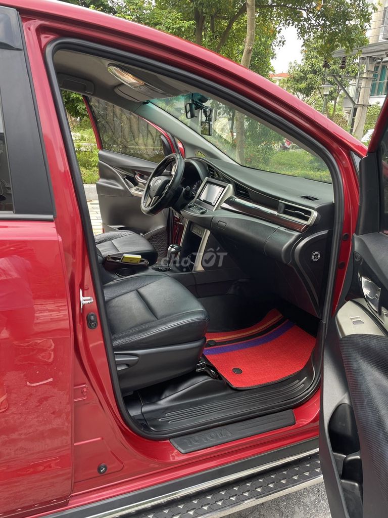 Gia đình bán Innova Ventuner sx 2018 rất mới đẹp. Mua bán Ô tô tại Quận Cầu Giấy Hà Nội được đăng bởi Nguyễn Lợi hình 11