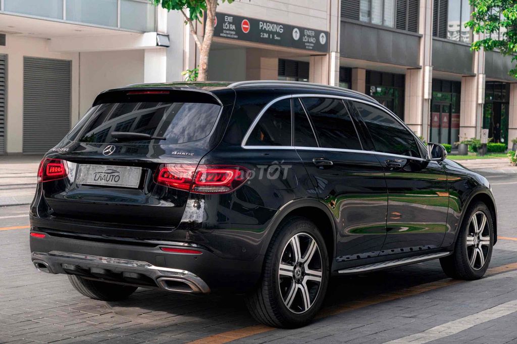 Mercedes GLC200 4Matic Model 2021 Đen/Kem. Mua bán Ô tô tại Quận 7 Tp Hồ Chí Minh được đăng bởi Thật Nguyễn LongAnh Auto hình 4
