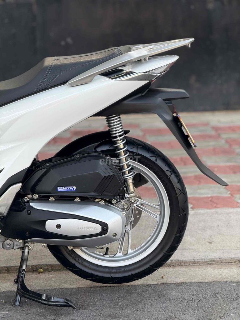 SH 160i 2024 TRẮNG LƯỚT ( CÓ ĐỔI XE GÓP ). Mua bán Xe máy tại Thành phố Thủ Đức Tp Hồ Chí Minh được đăng bởi Vũ Vũ hình 9