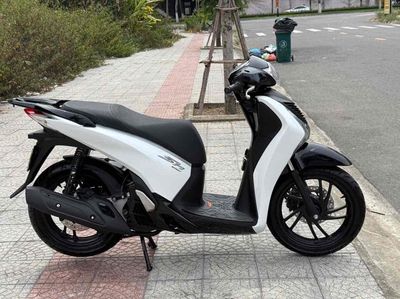 SH 2016 KHOÁ BẾP GA NỢ TỐT TRẢ TRƯỚC 7 TRIỆU. Mua bán Xe máy tại Quận Liên Chiểu Đà Nẵng được đăng bởi Anh po