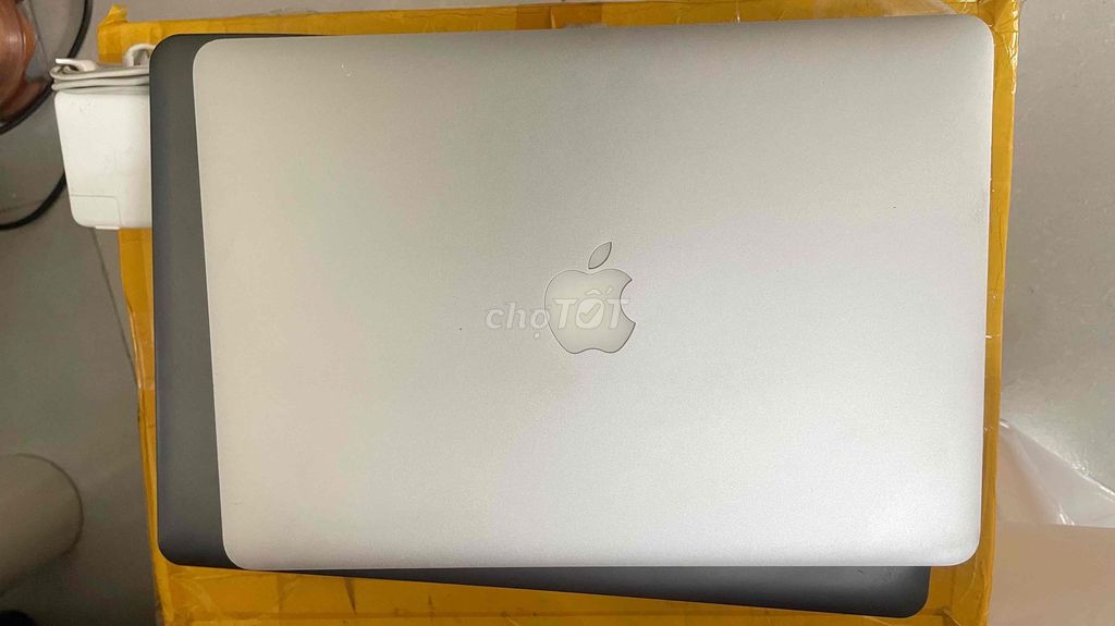 Apple MacBook Air A1466 i5 4GB/128GB. Mua bán Laptop tại Thành phố Thủ Đức Tp Hồ Chí Minh được đăng bởi Lucas hình 1