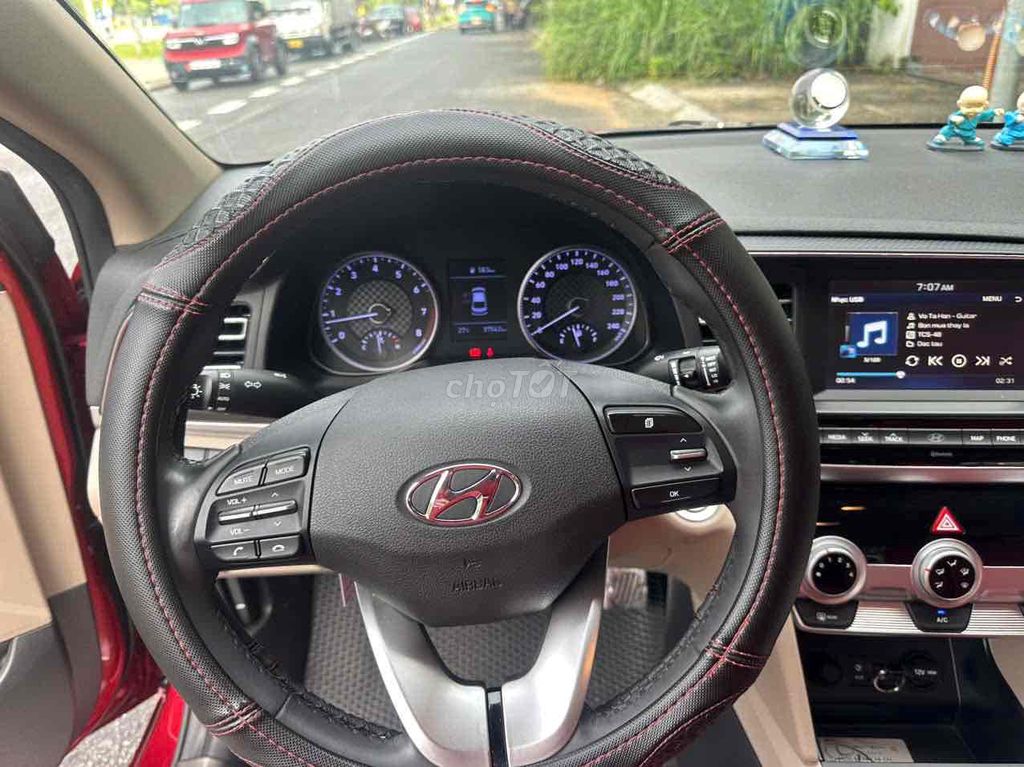 Hyundai Elantra 2019 1.6MT - 37000 km. Mua bán Ô tô tại Quận Cẩm Lệ Đà Nẵng được đăng bởi Ông Tú hình 9