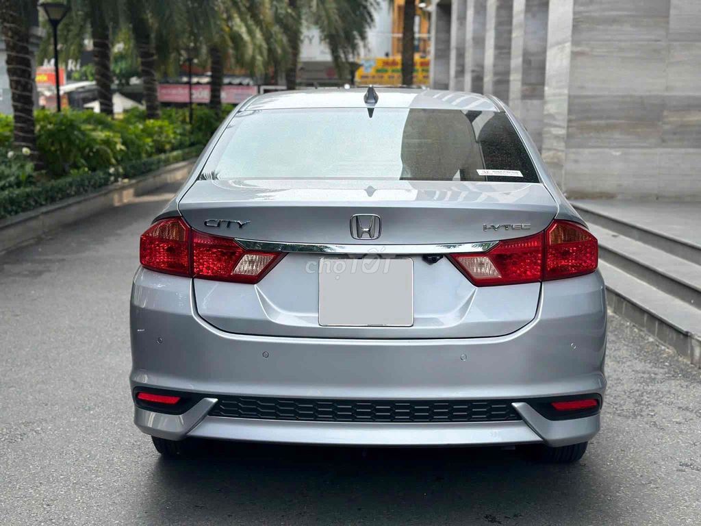 Honda City TOP 2018 55 тыс. км, серебристый