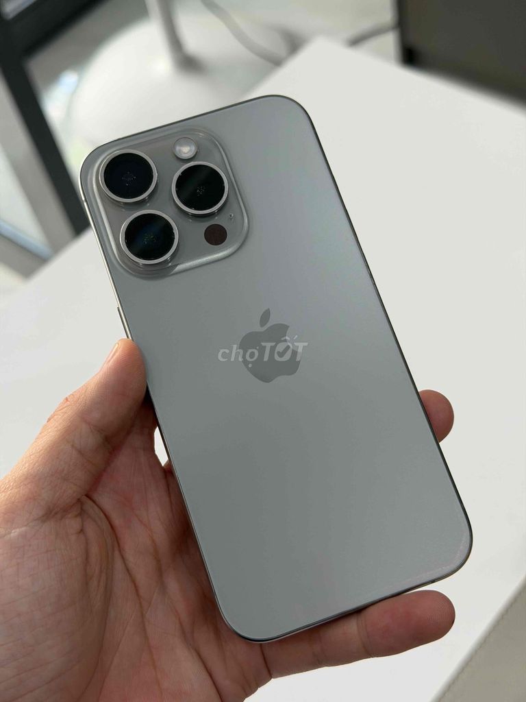iPhone 15 Pro Xám ngoại hình đẹp. Mua bán Điện thoại tại Quận Ninh Kiều Cần Thơ được đăng bởi HNmobile  hình 1