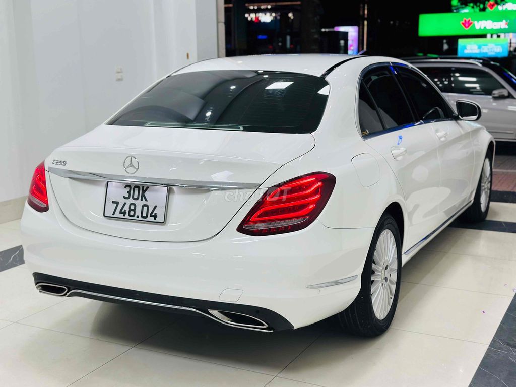 Mercedes-Benz C250 Exclusive 2015 Белый Крем