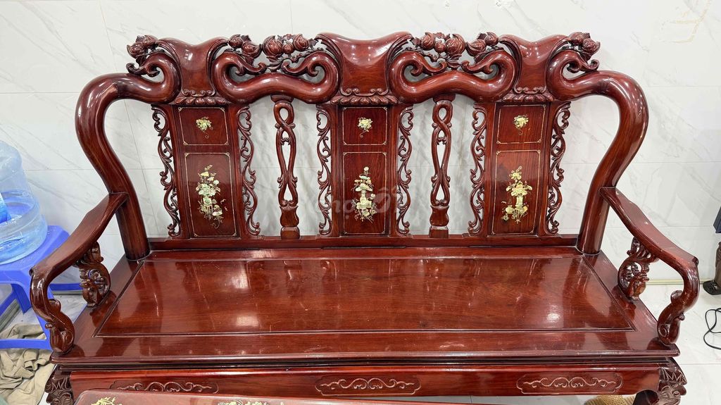 Bộ bàn ghế Gỗ Đồng Kỵ Nâu đỏ Sang trọng. Mua bán Bàn ghế tại Quận Hoàng Mai Hà Nội được đăng bởi Trần Đức Duy hình 1