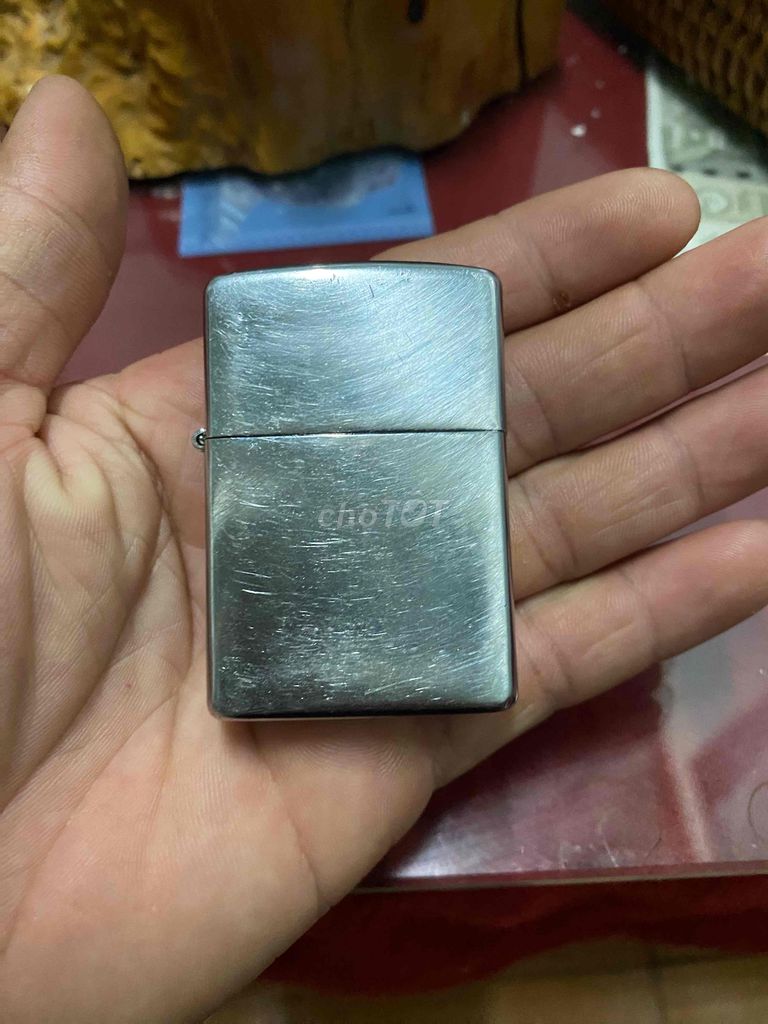 zippo như hình