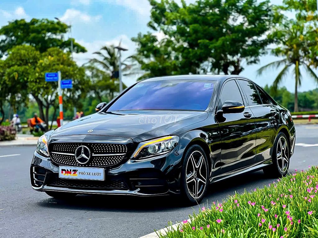 Mercedes Benz C300 AMG 2019 Full Option. Mua bán Ô tô tại Quận 7 Tp Hồ Chí Minh được đăng bởi JENNIE hình 2