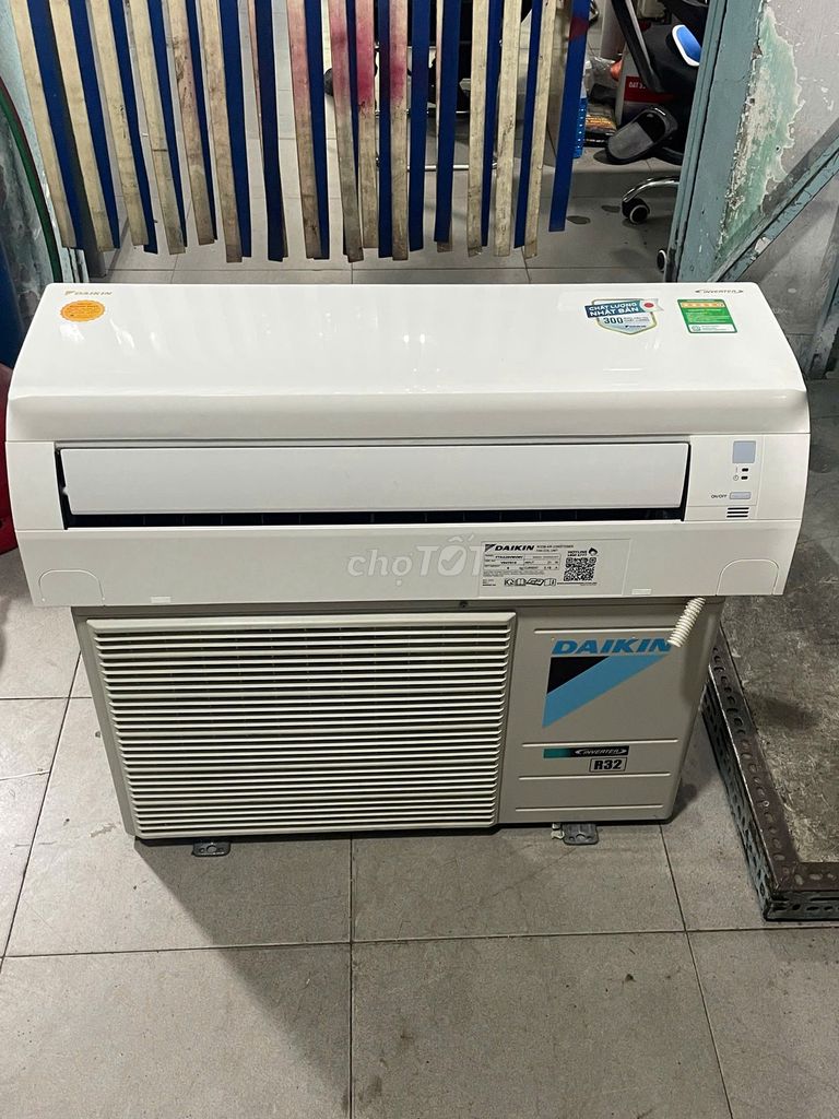 Máy lạnh Daikin Inverter 1HP FTKA25VMVMV nhẹ điện. Mua bán Máy lạnh, điều hoà tại Quận 1 Tp Hồ Chí Minh được đăng bởi QUANG PHÁT hình 1