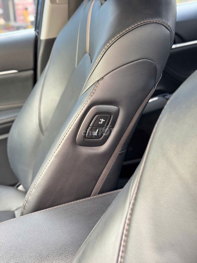 Погружение Camry 2.0G 2020 года — бизнес-класс