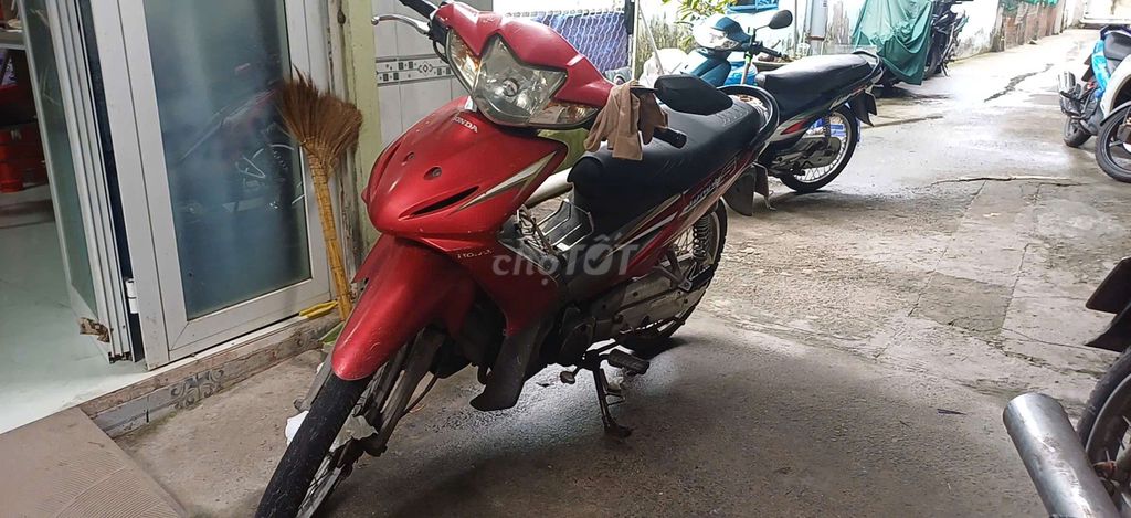 Honda Wave RSX 2023 красный Вьетнам